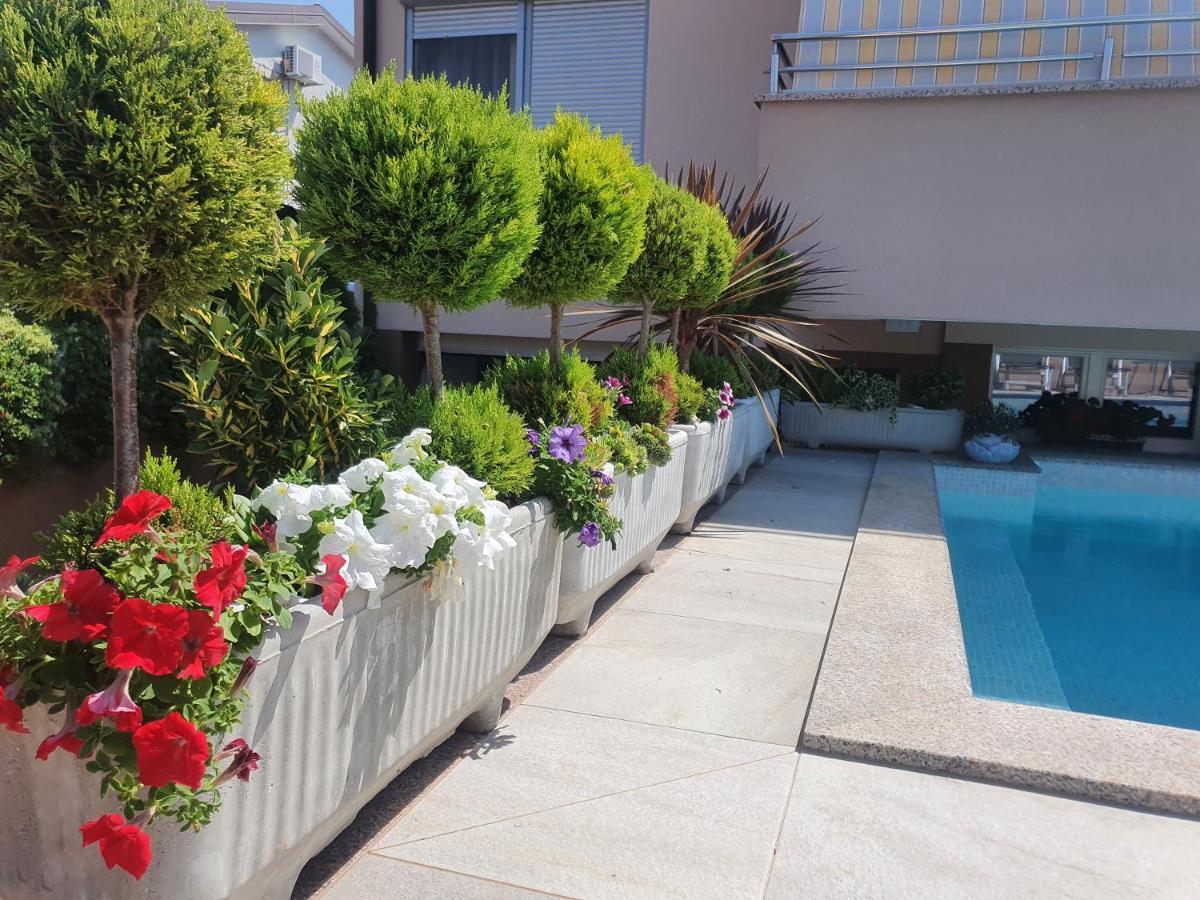 Villa Slavica Porec Exterior photo