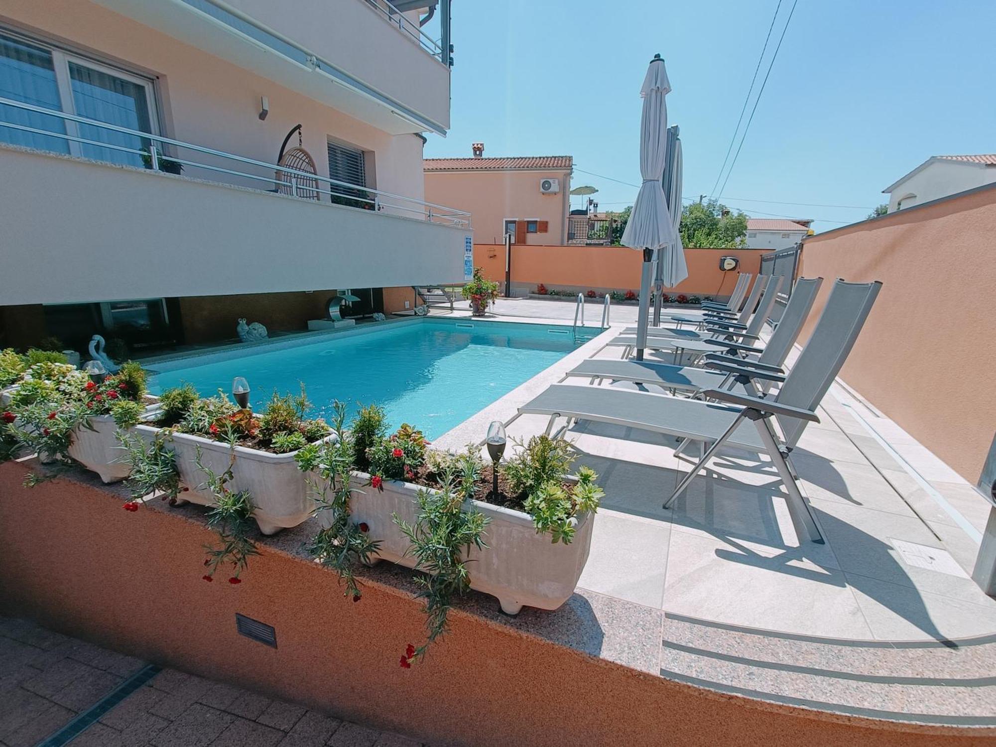 Villa Slavica Porec Exterior photo